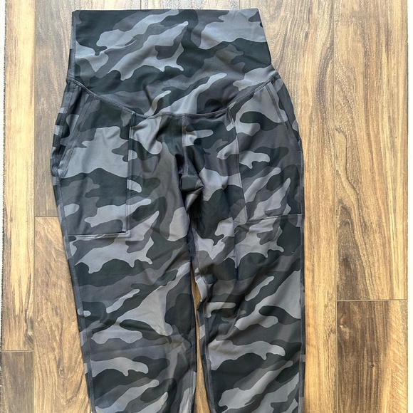 Old Navy Pants - High rise jogger
